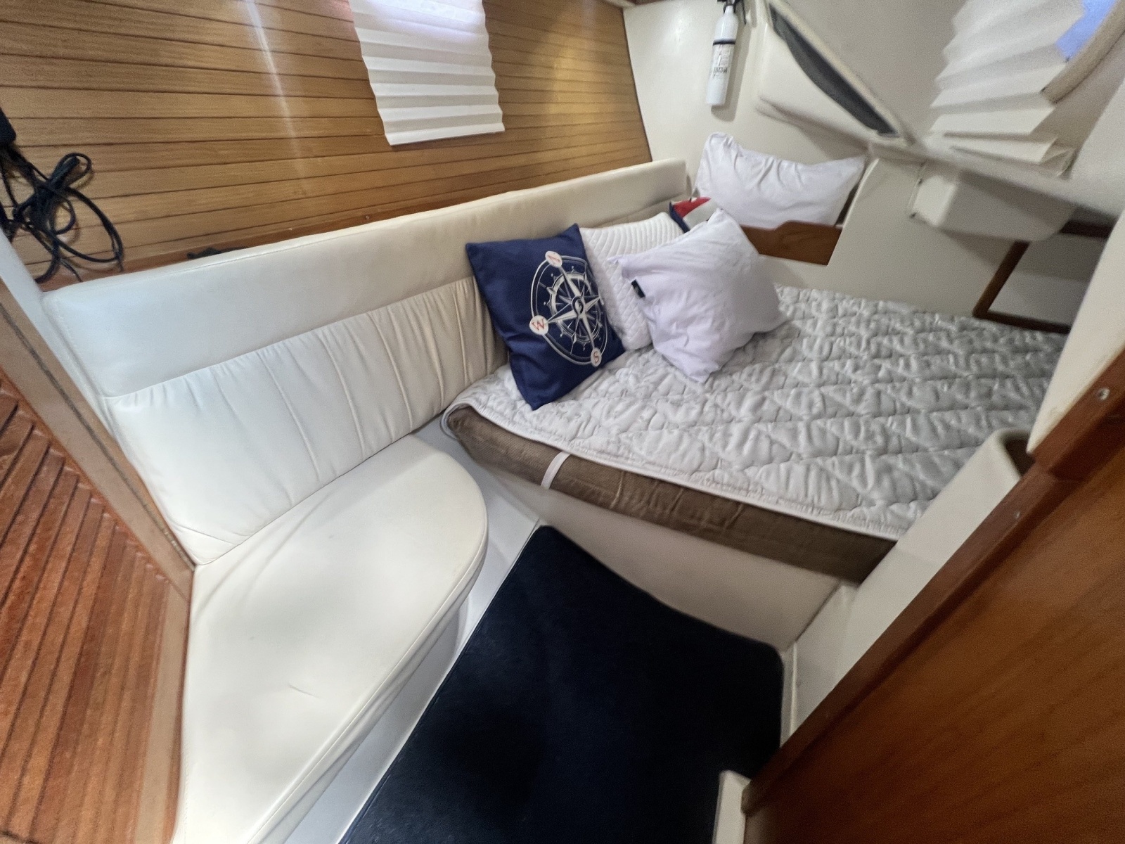 2004 Catalina 320