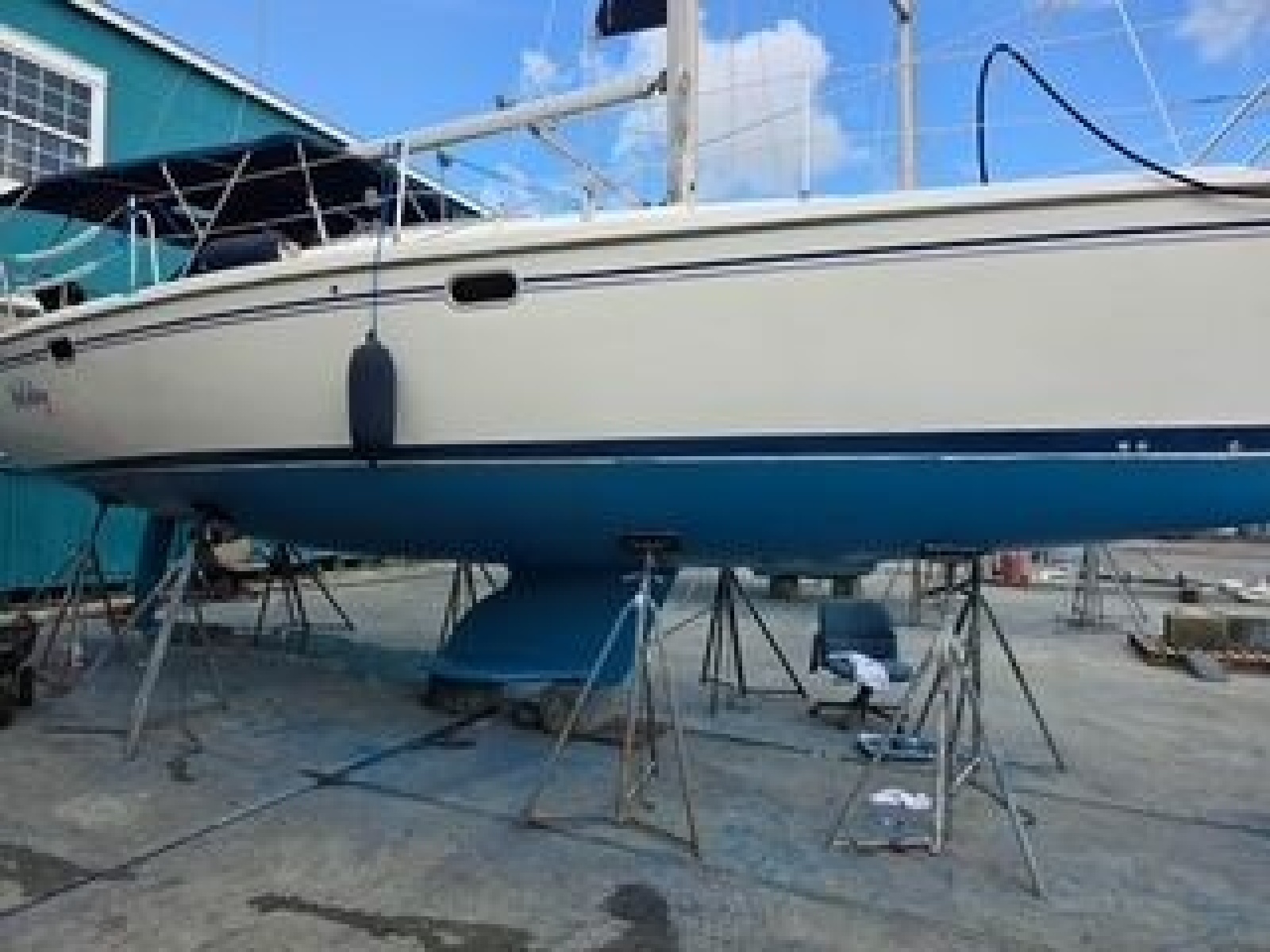 2004 Catalina 320