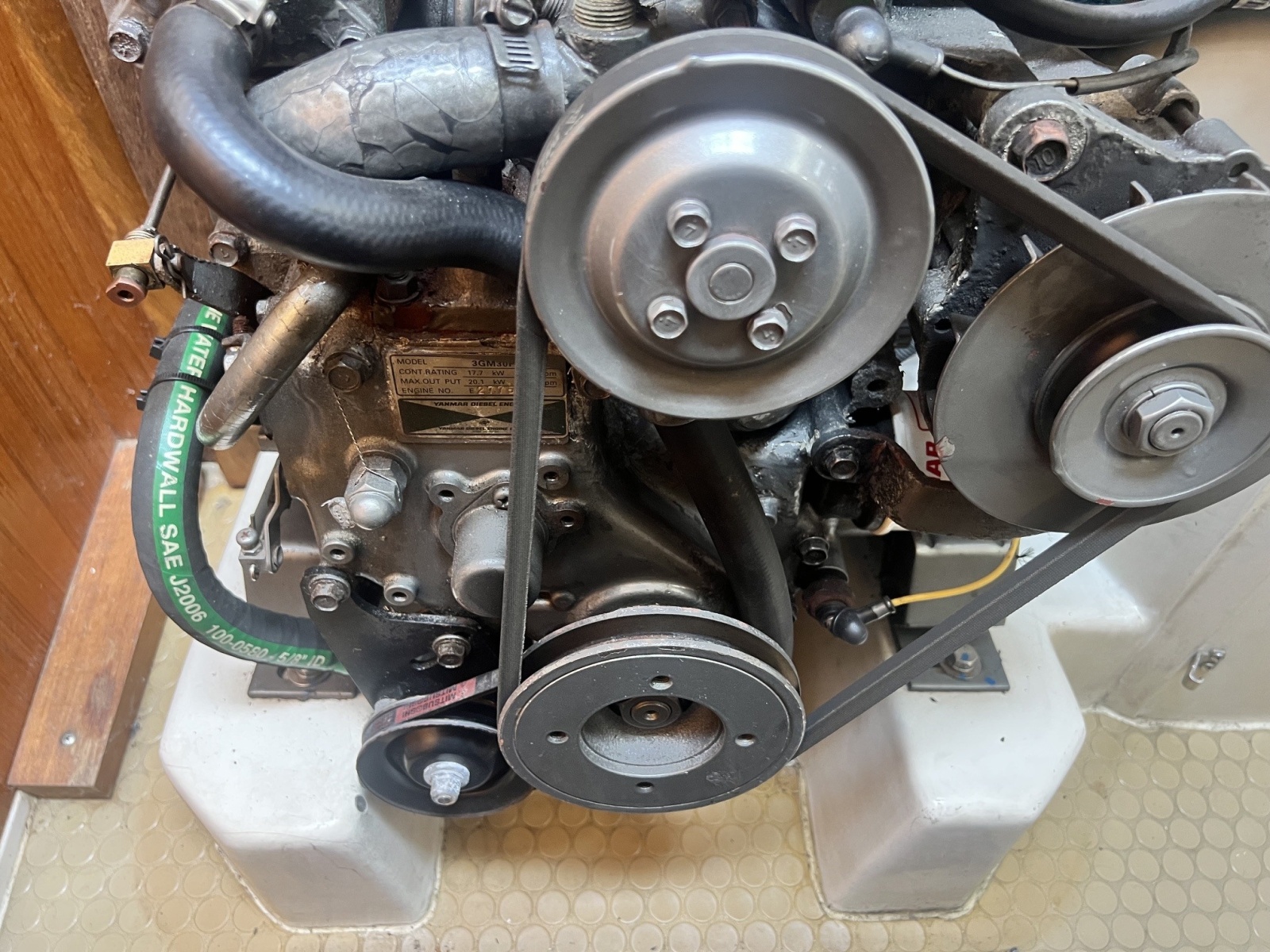 2004 Catalina 320
