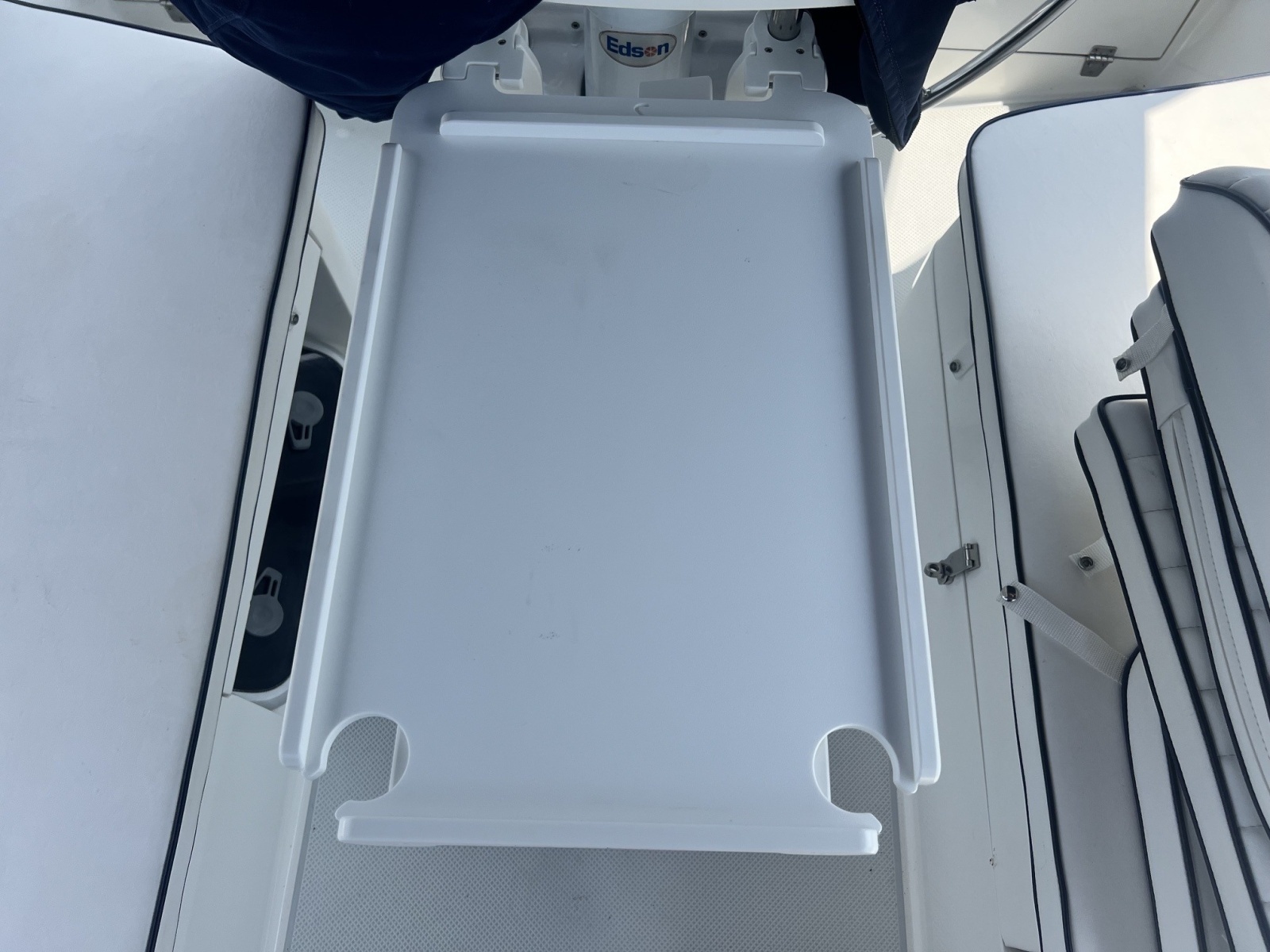2004 Catalina 320