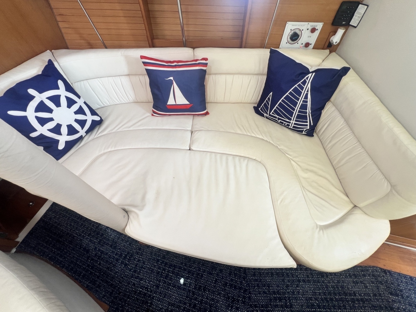 2004 Catalina 320