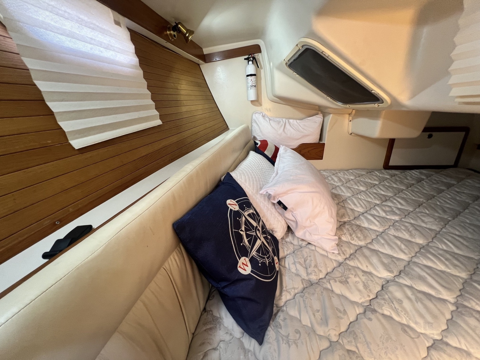 2004 Catalina 320