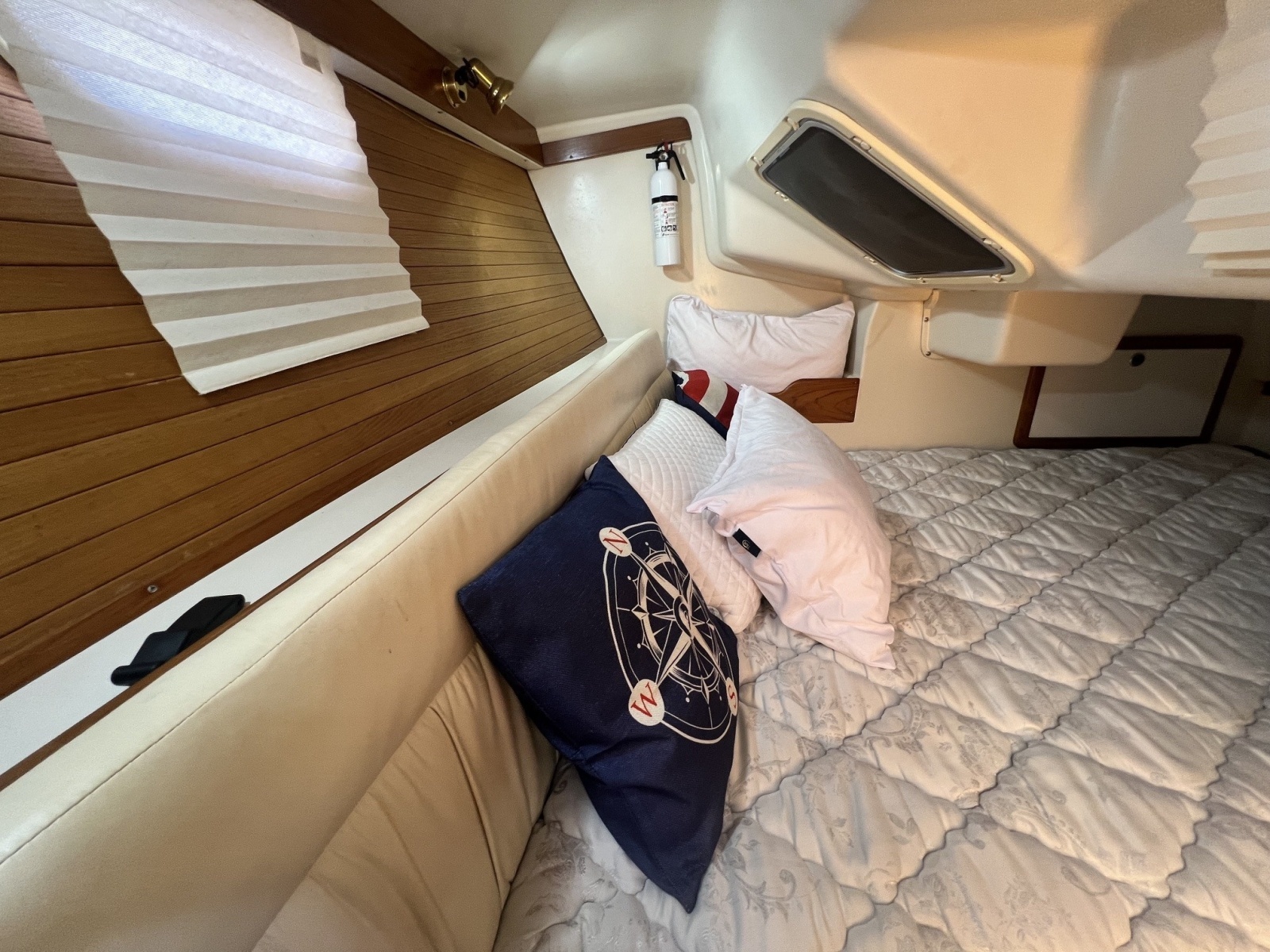 2004 Catalina 320