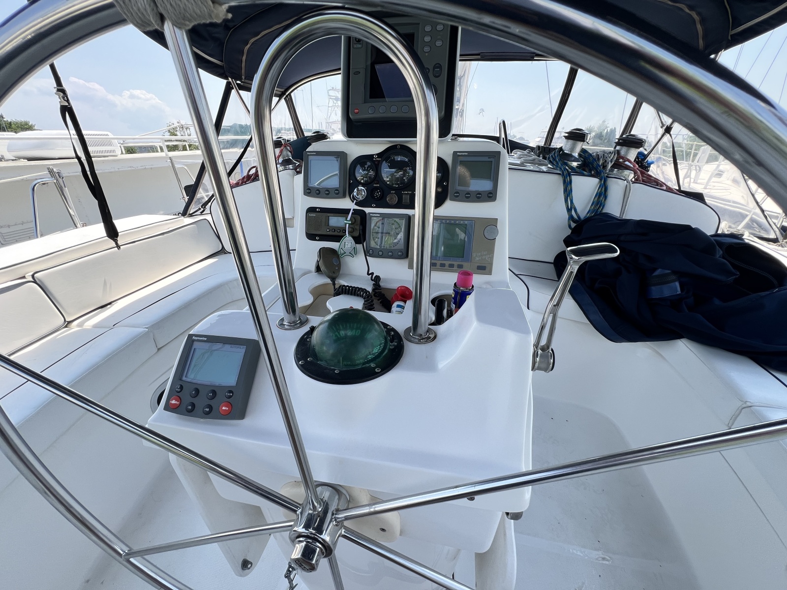 2002 Hunter 410