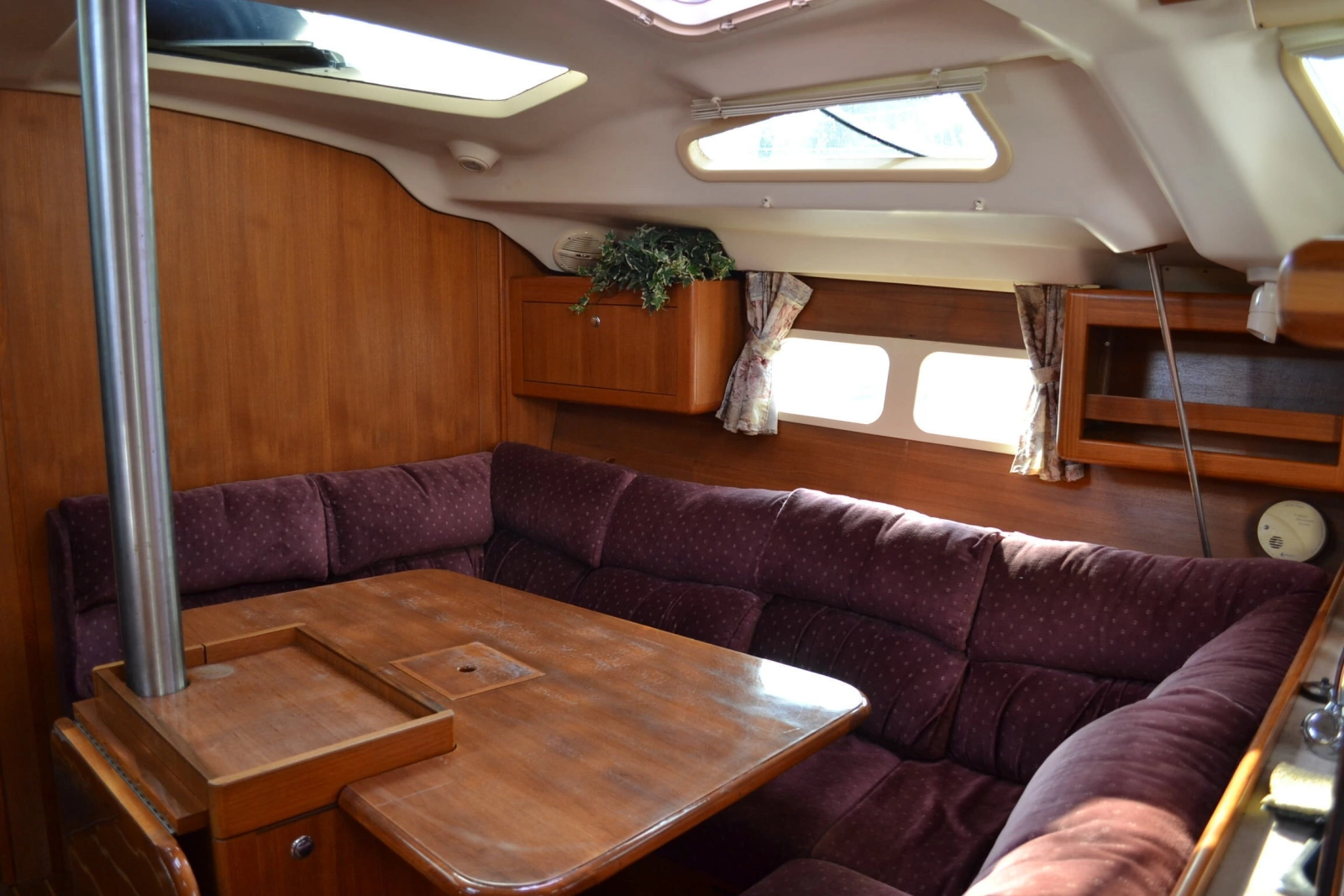 2002 Hunter 410