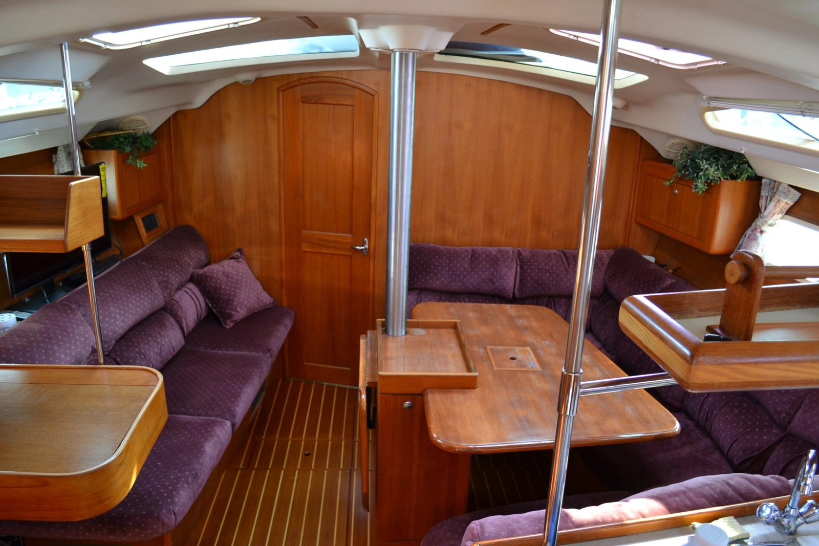 2002 Hunter 410