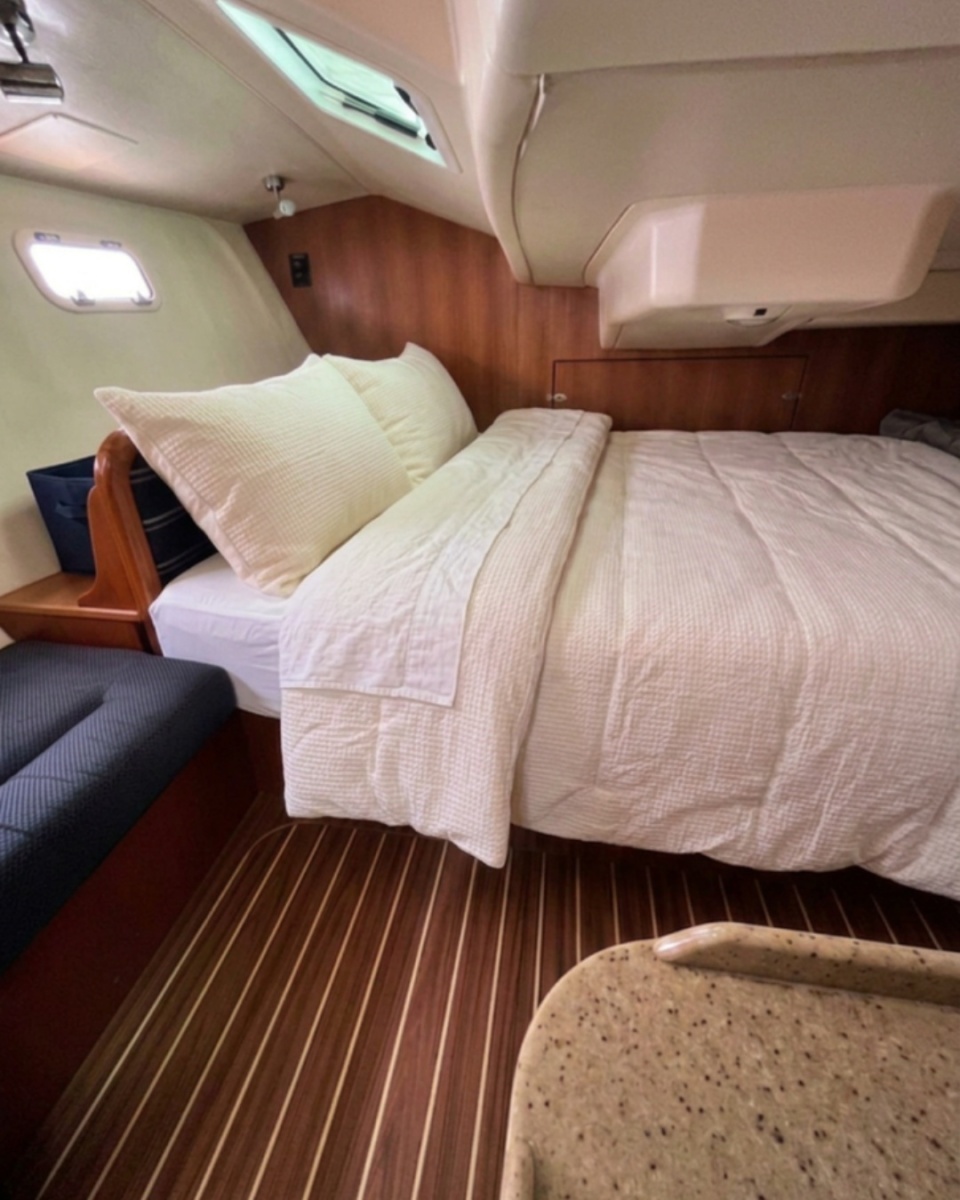 2007 Hunter 38