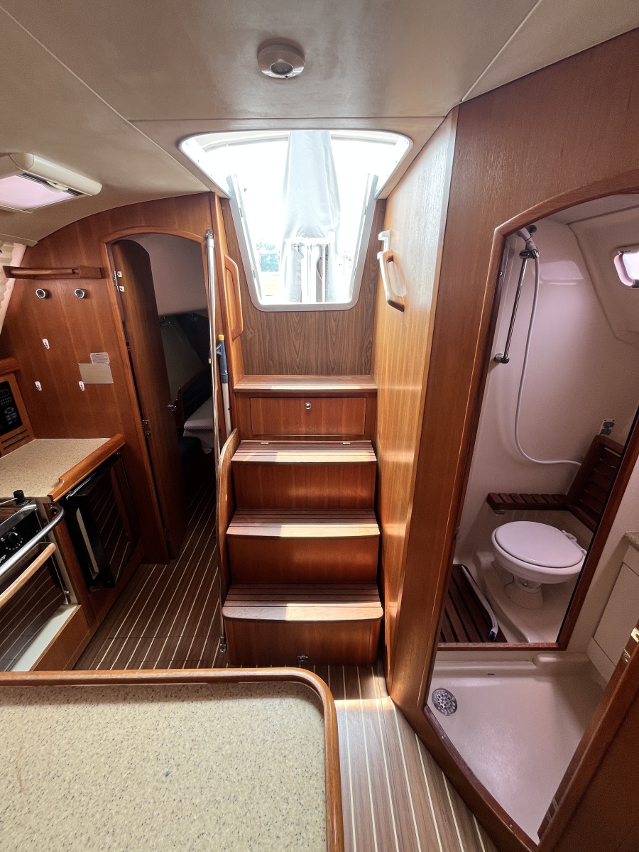 2007 Hunter 38