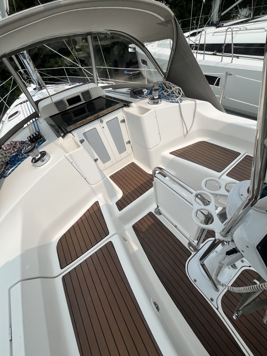 2007 Hunter 38