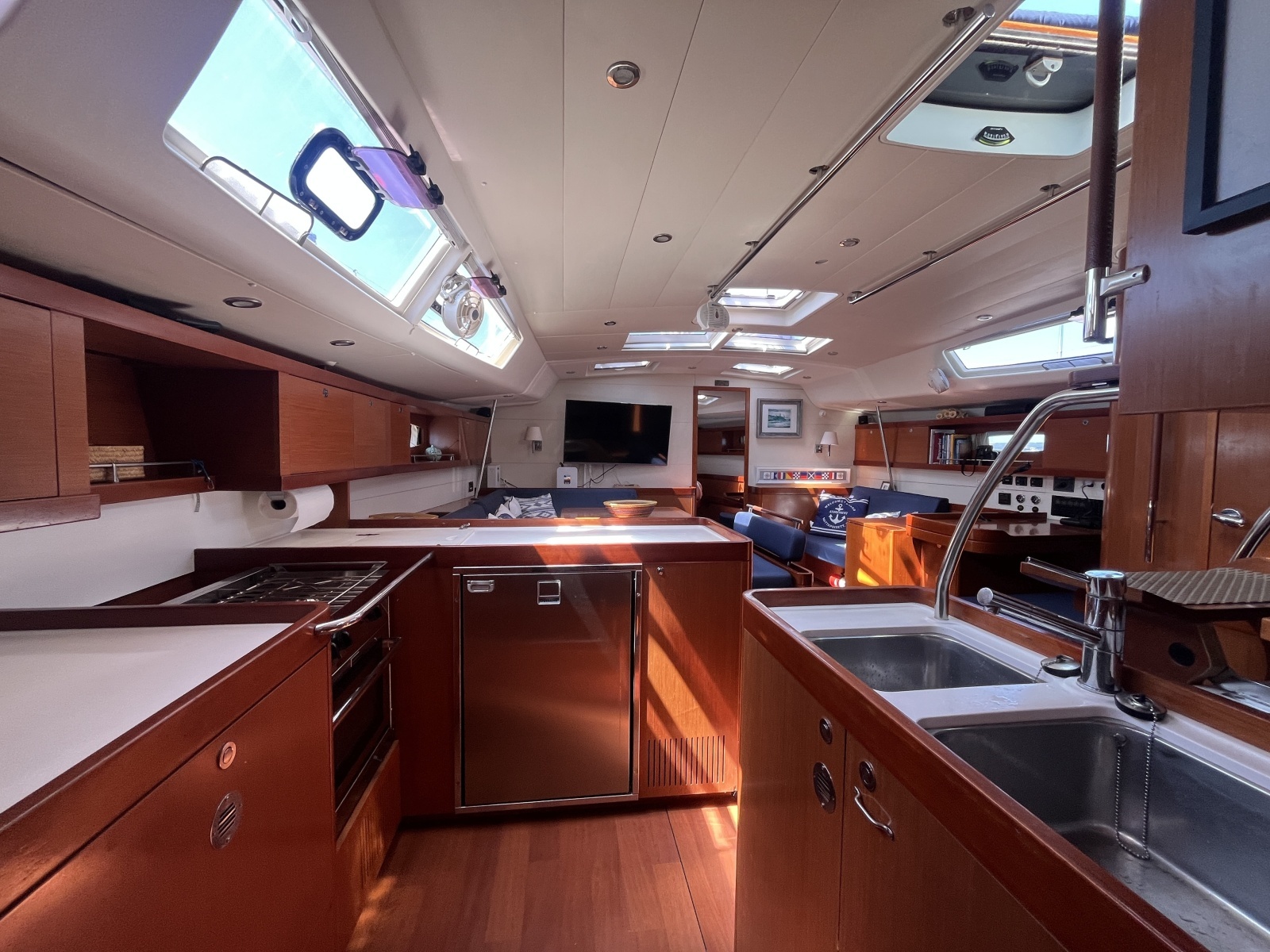 2011 Beneteau Oceanis 54