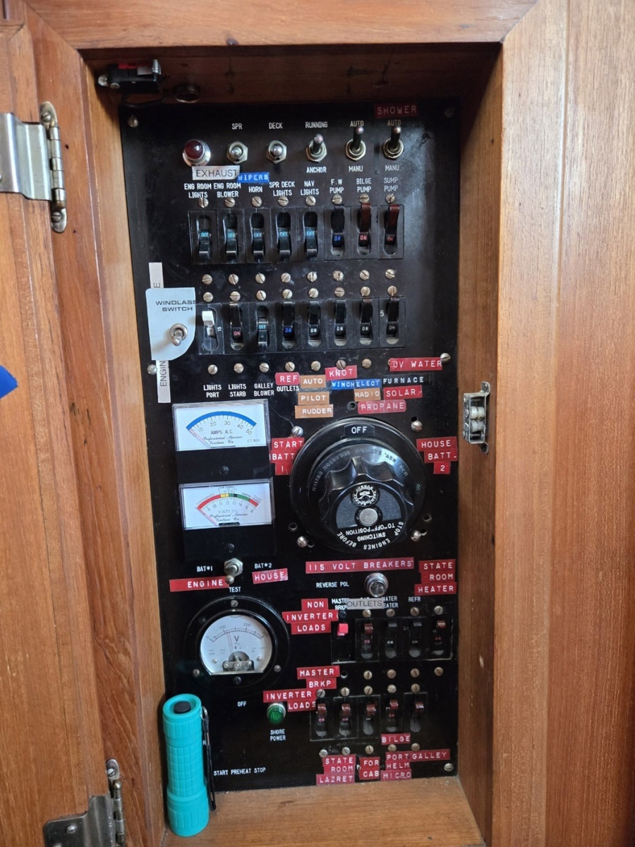 1979 Ocean Alexander 40 Double Cabin