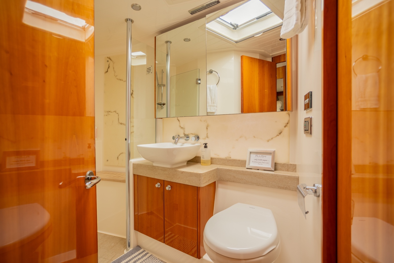 2012 Riviera 53 Enclosed Flybridge