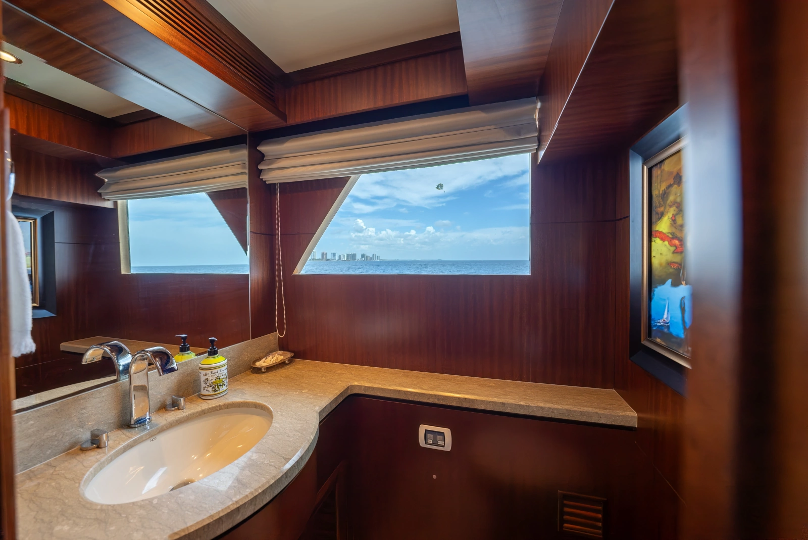 2013 Ocean Alexander 90 Sky Lounge Motor Yacht