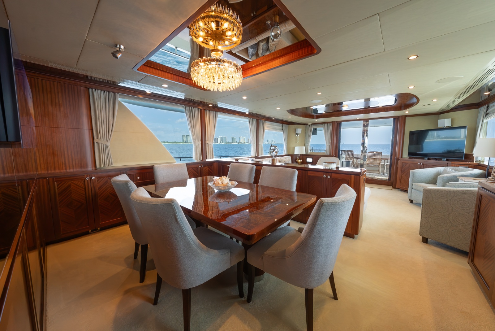 Main Salon Dining