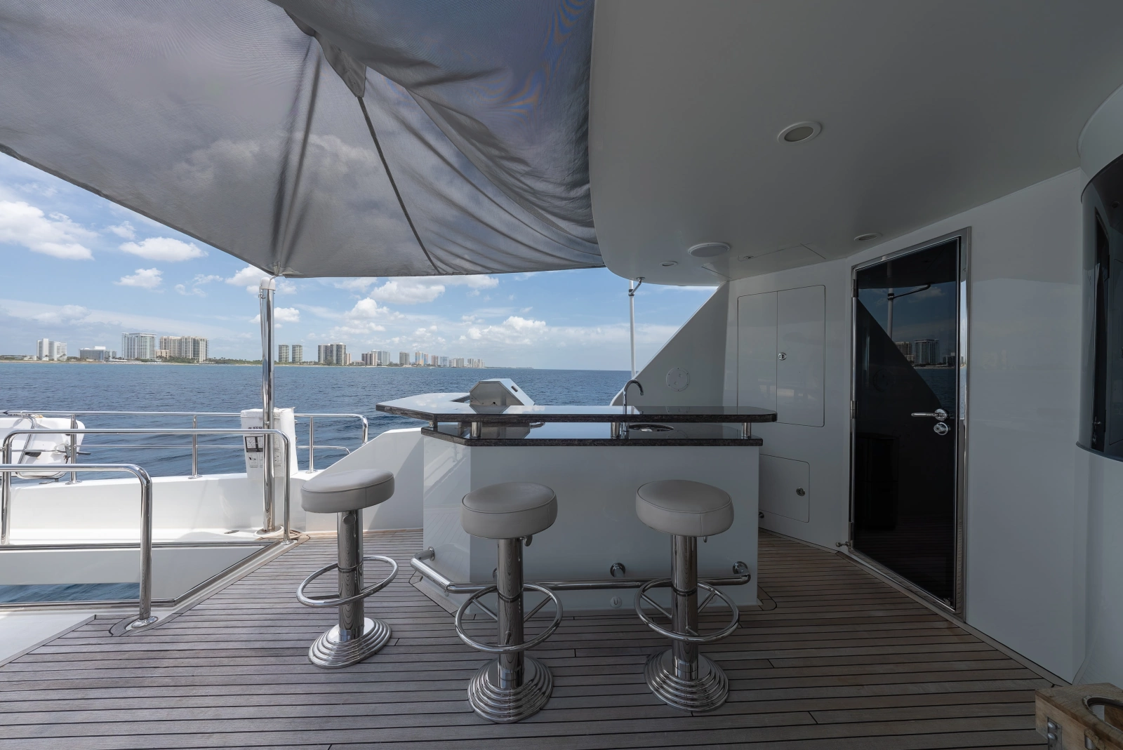 Sundeck Bar