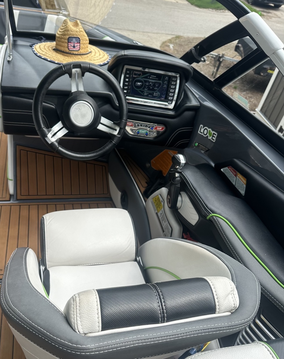 2014 Nautique 