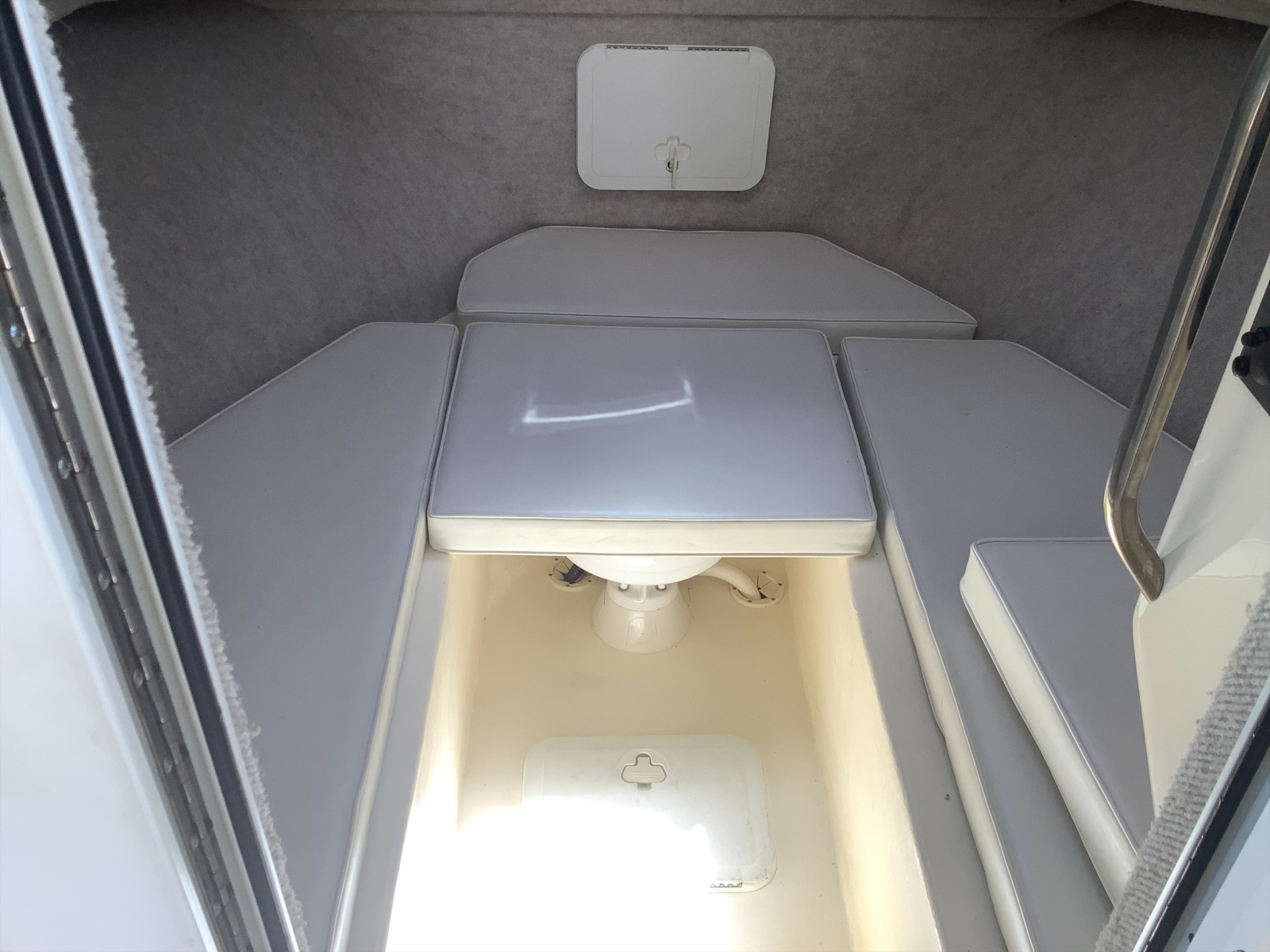 2012 Parker 2520 XL Sport Cabin