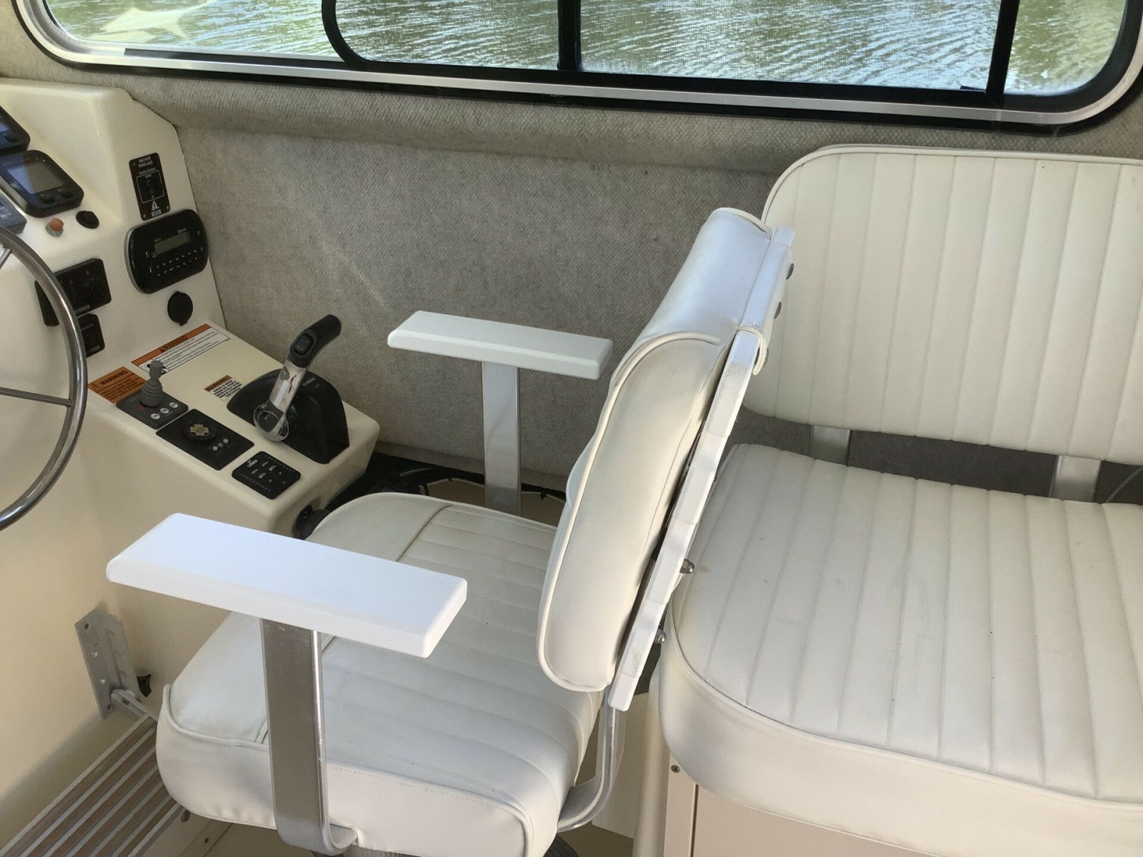 2012 Parker 2520 XL Sport Cabin