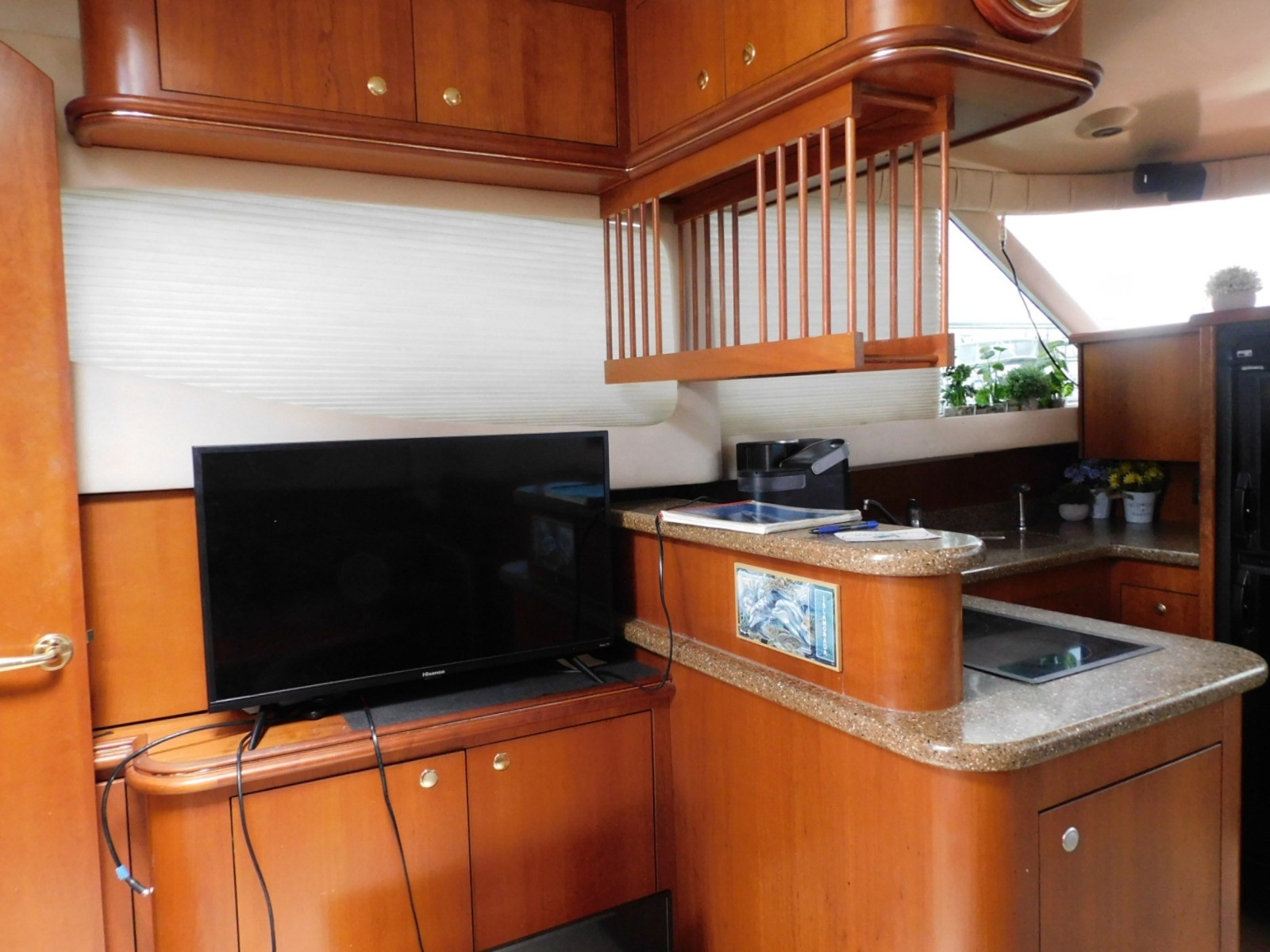 2001 Cruisers Yachts 4450 Express Motoryacht