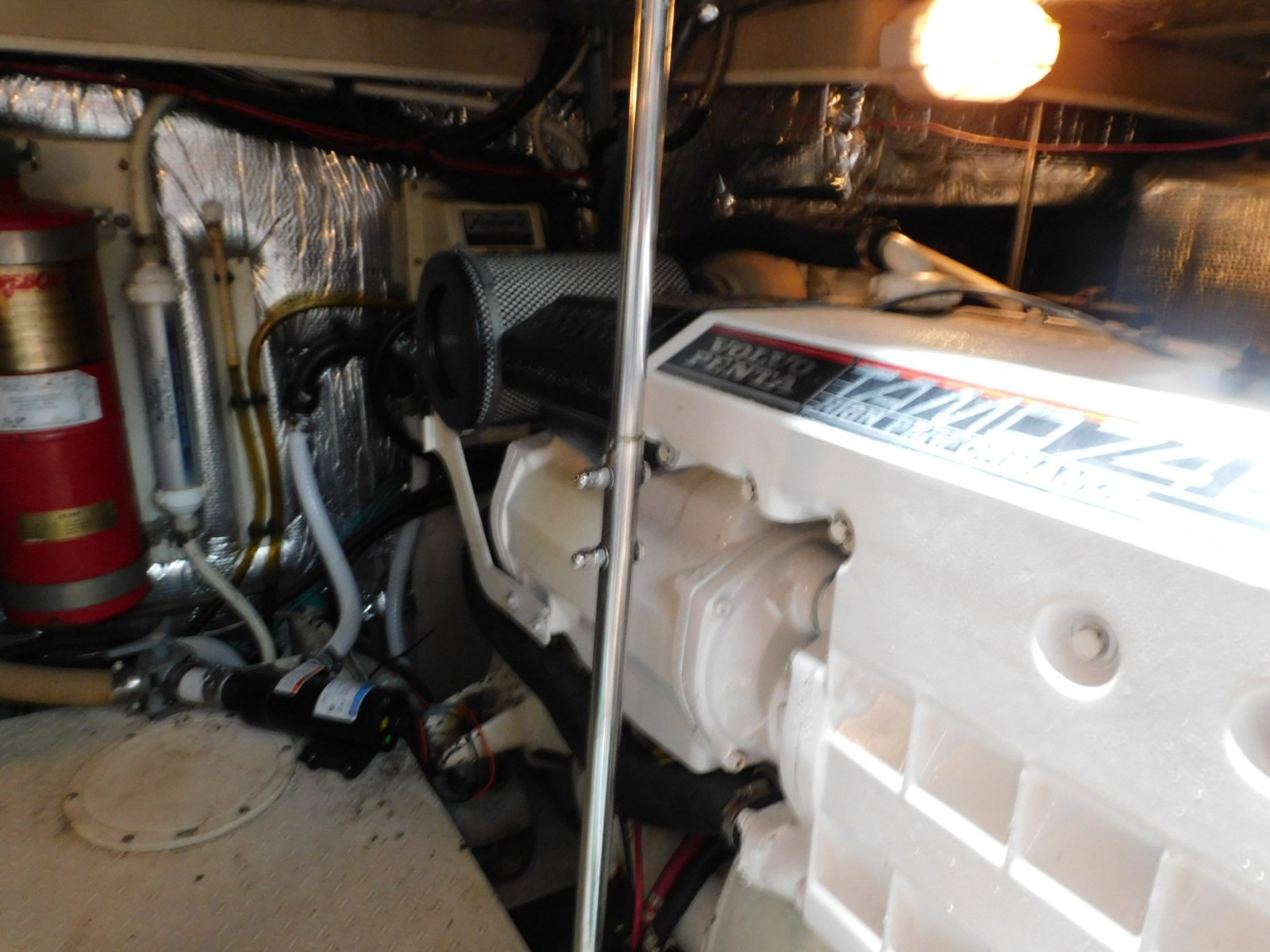 2001 Cruisers Yachts 4450 Express Motoryacht
