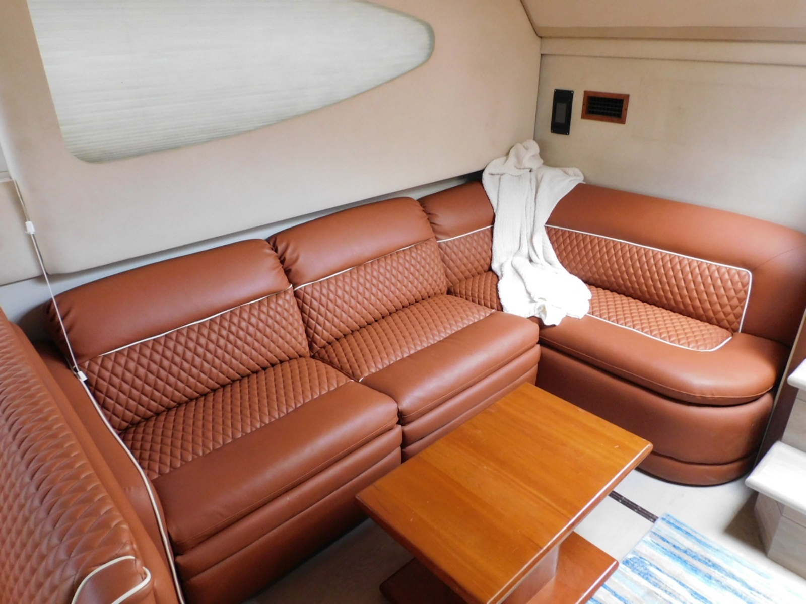 2001 Cruisers Yachts 4450 Express Motoryacht