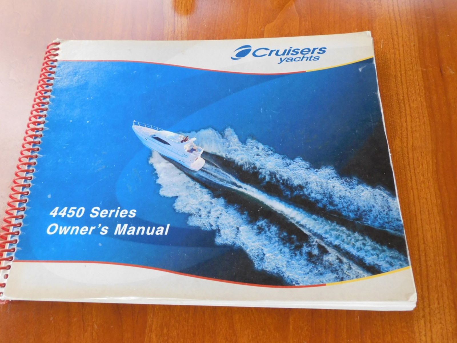 2001 Cruisers Yachts 4450 Express Motoryacht