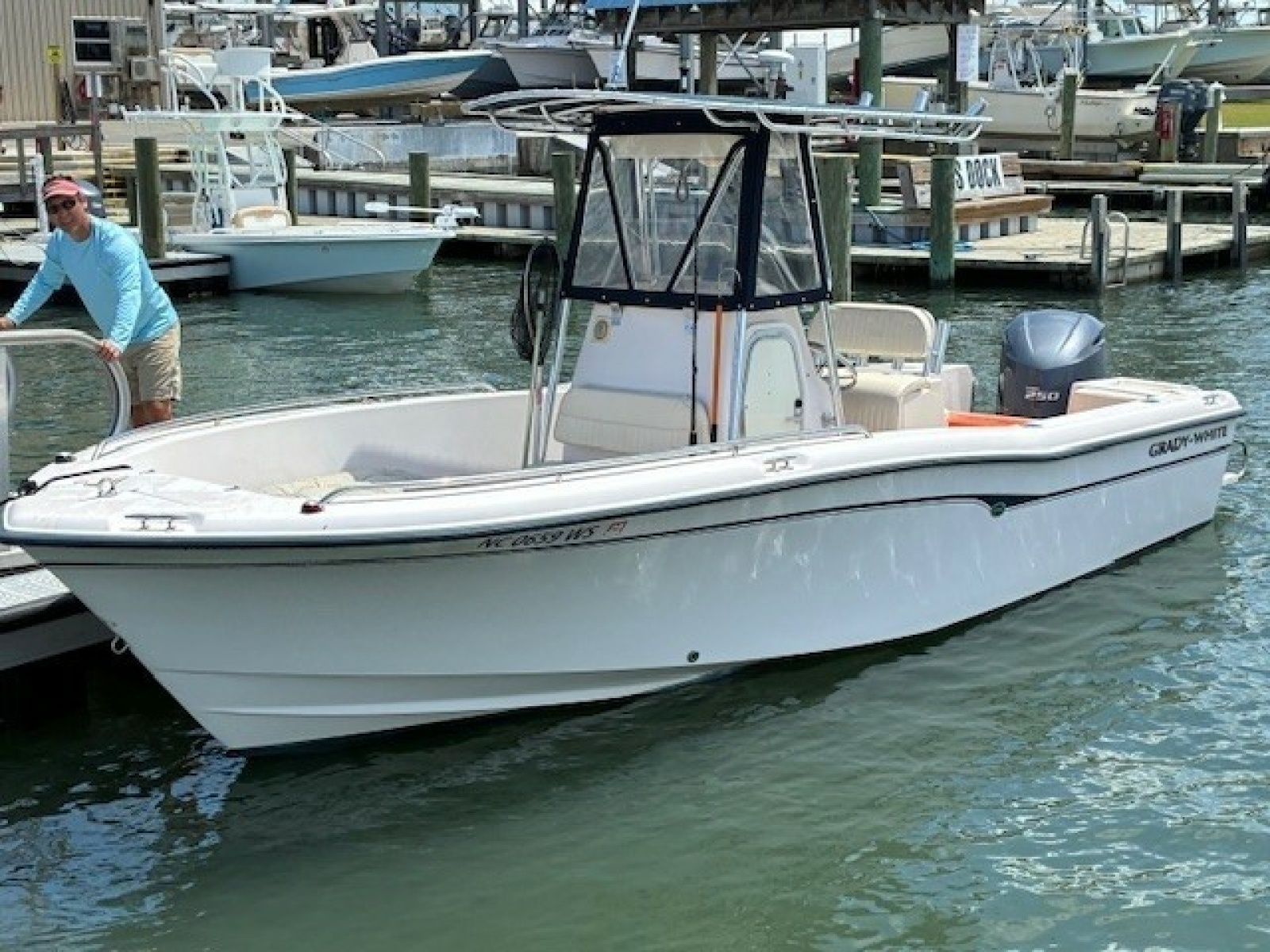 2002 Grady-White 222