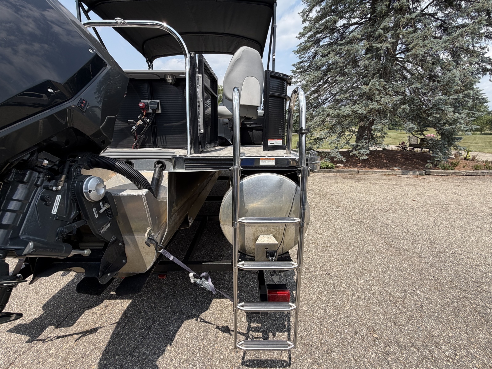 2021 Manitou Encore 24 Pro Angler SHP