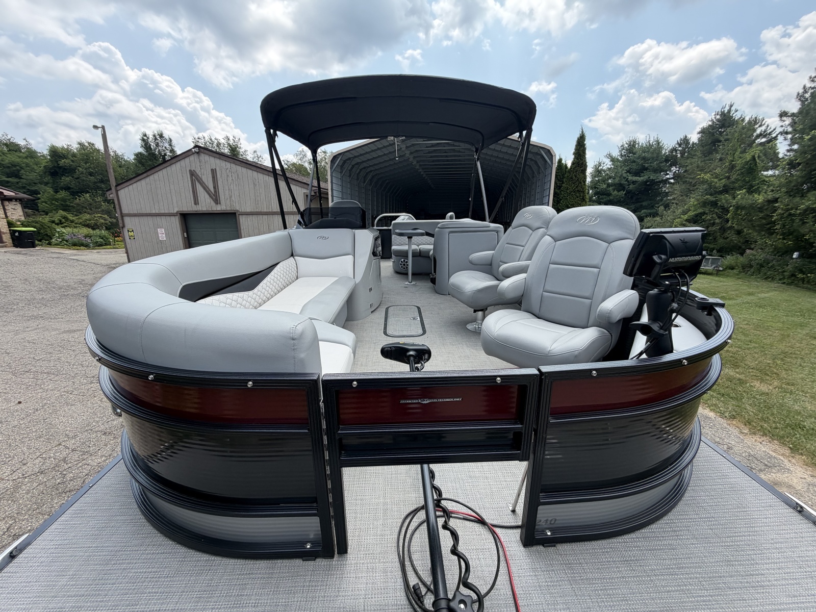 2021 Manitou Encore 24 Pro Angler SHP