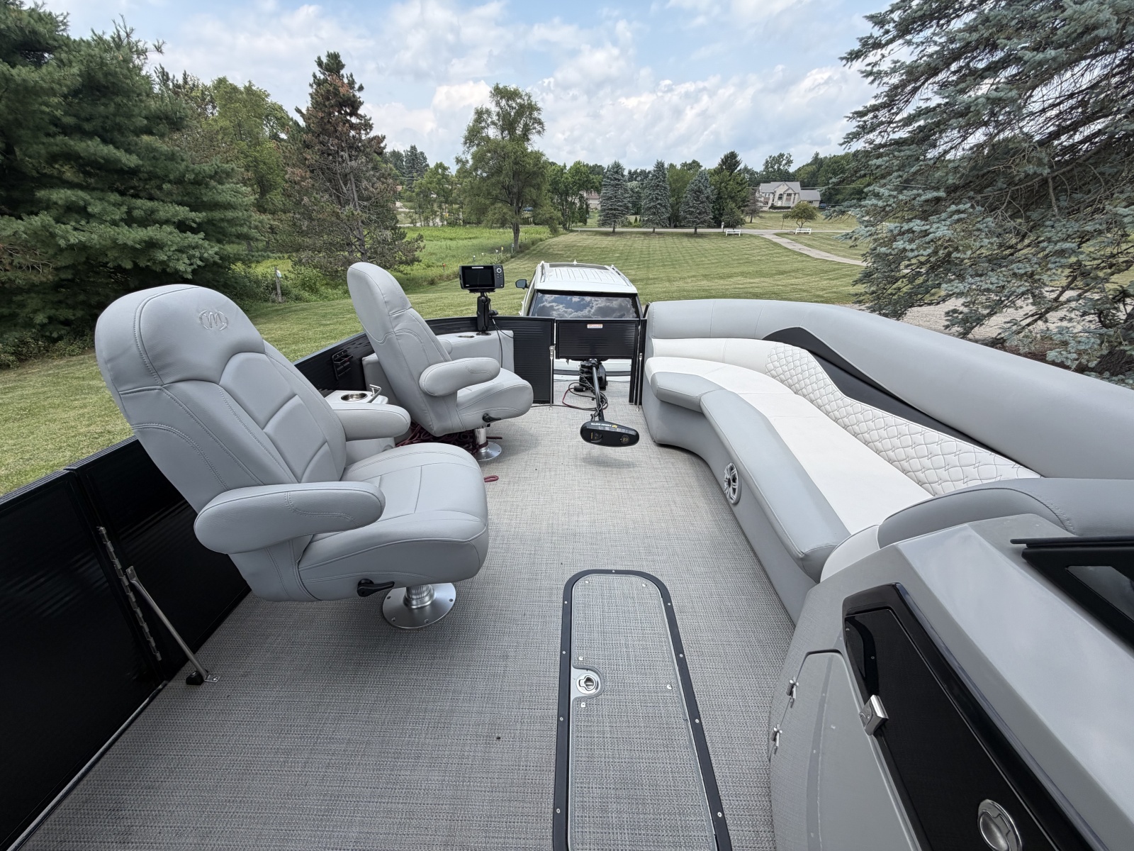 2021 Manitou Encore 24 Pro Angler SHP