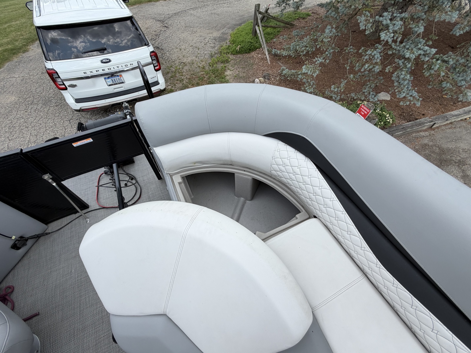 2021 Manitou Encore 24 Pro Angler SHP