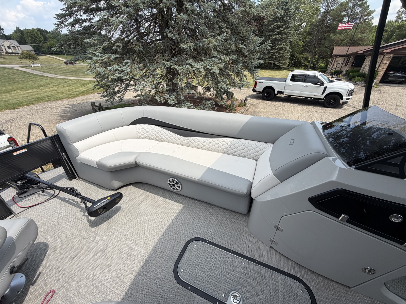 2021 Manitou Encore 24 Pro Angler SHP