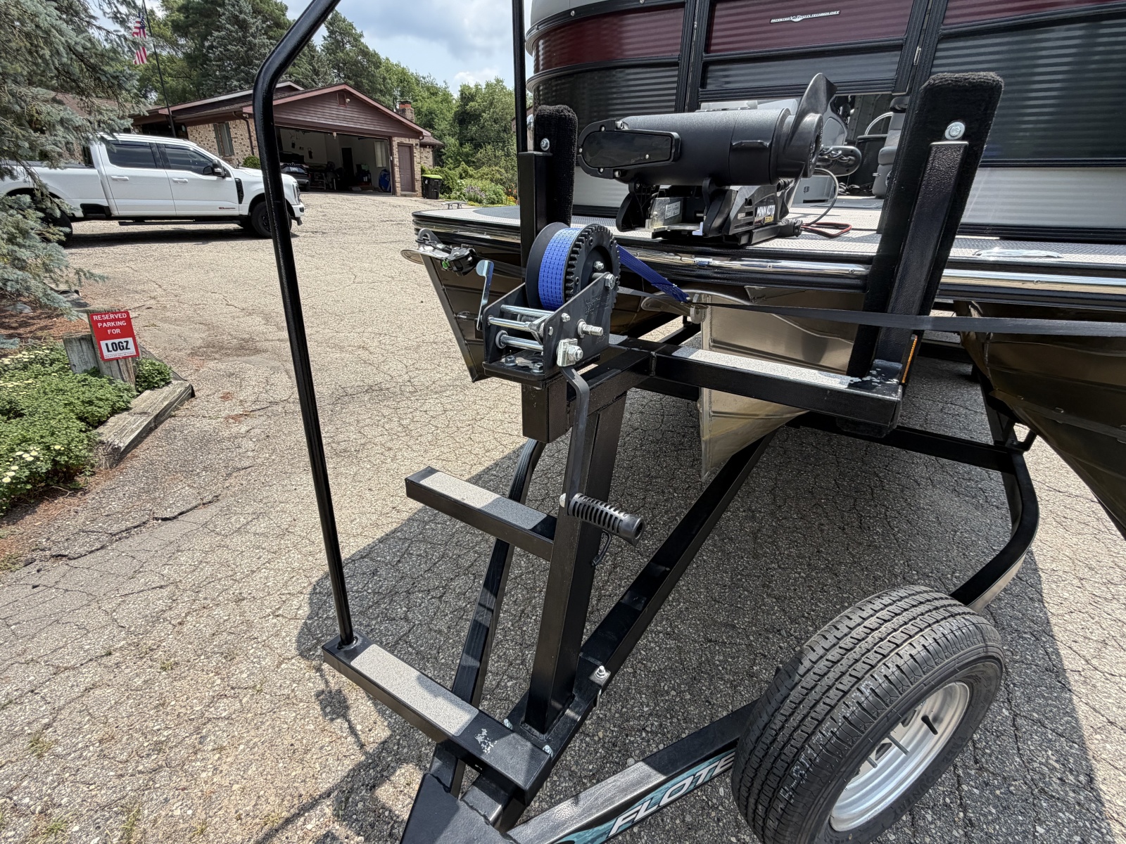 2021 Manitou Encore 24 Pro Angler SHP
