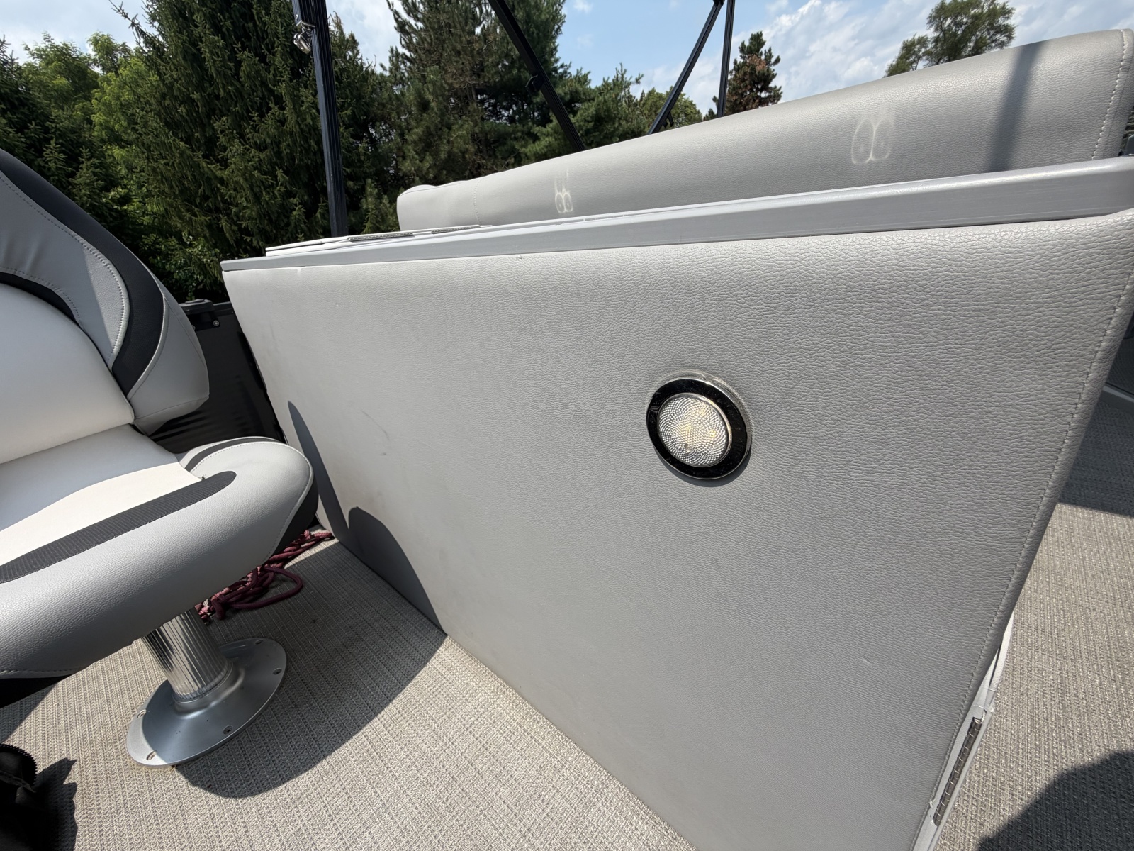 2021 Manitou Encore 24 Pro Angler SHP