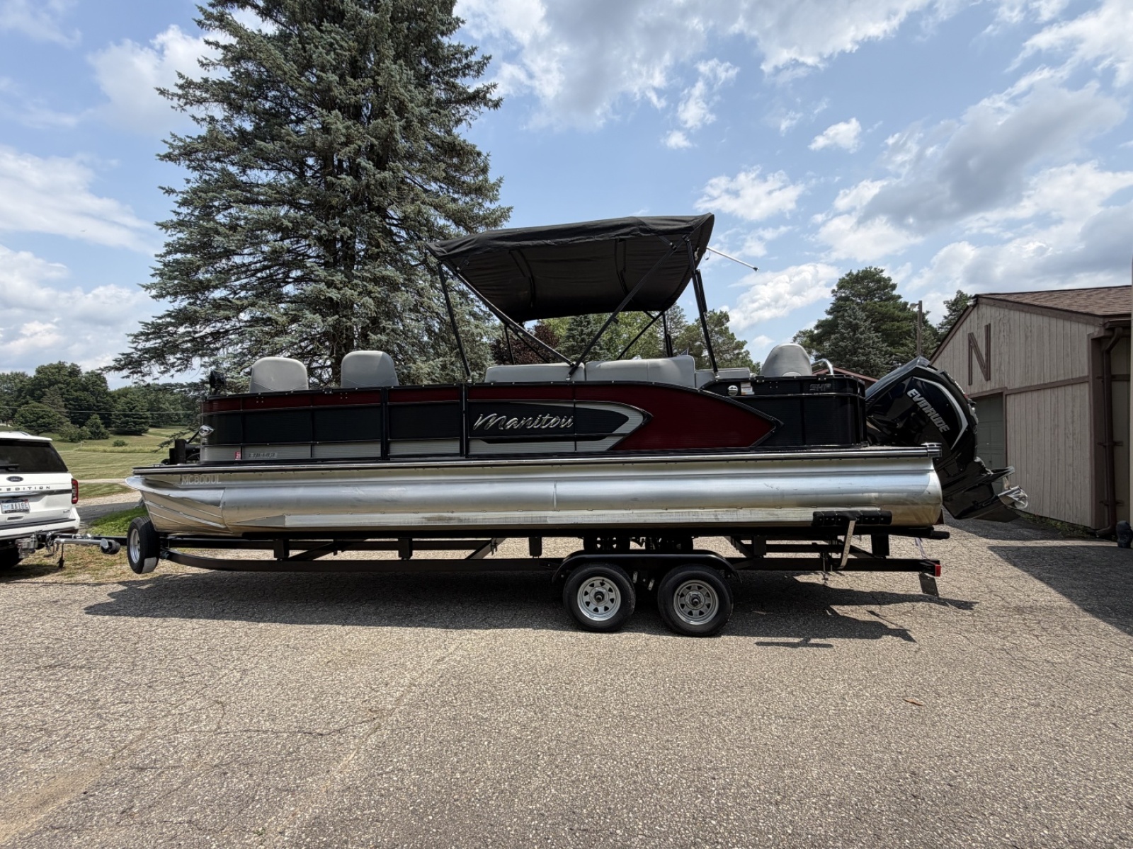 2021 Manitou Encore 24 Pro Angler SHP