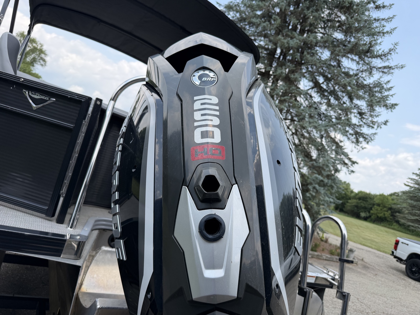 2021 Manitou Encore 24 Pro Angler SHP