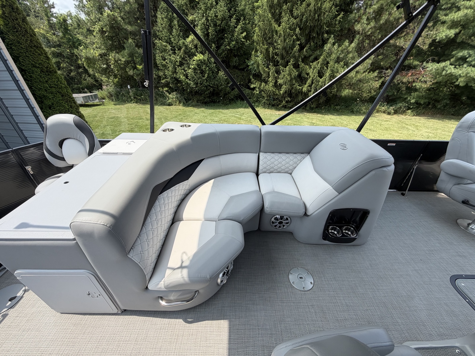 2021 Manitou Encore 24 Pro Angler SHP