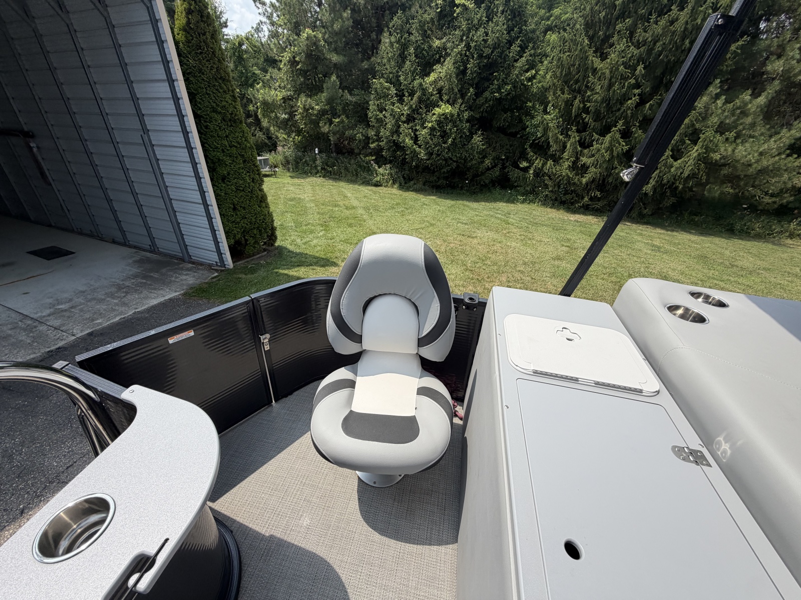 2021 Manitou Encore 24 Pro Angler SHP