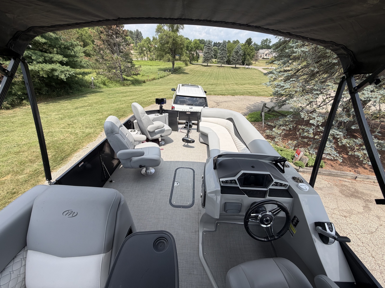 2021 Manitou Encore 24 Pro Angler SHP