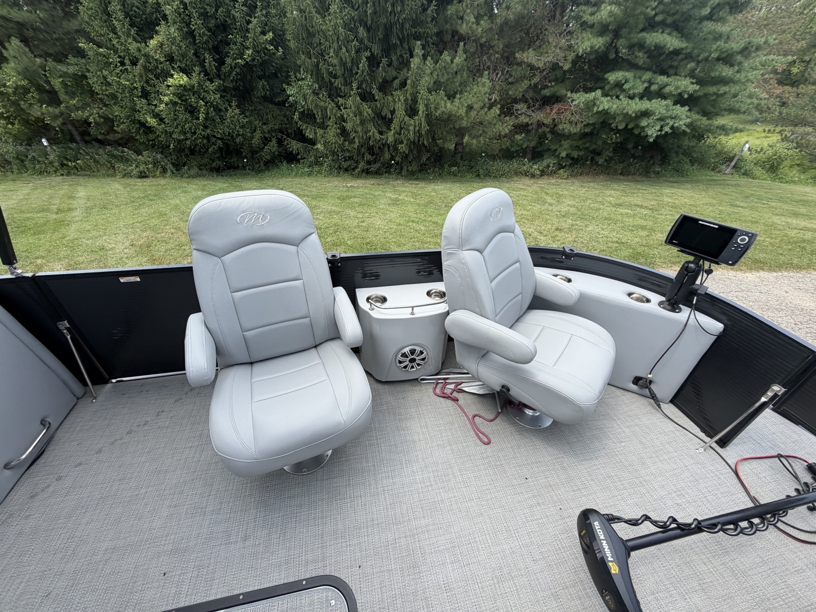 2021 Manitou Encore 24 Pro Angler SHP