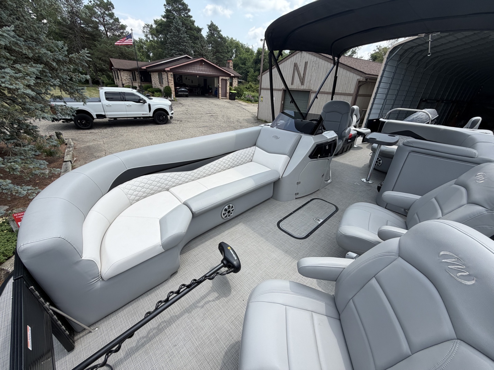 2021 Manitou Encore 24 Pro Angler SHP