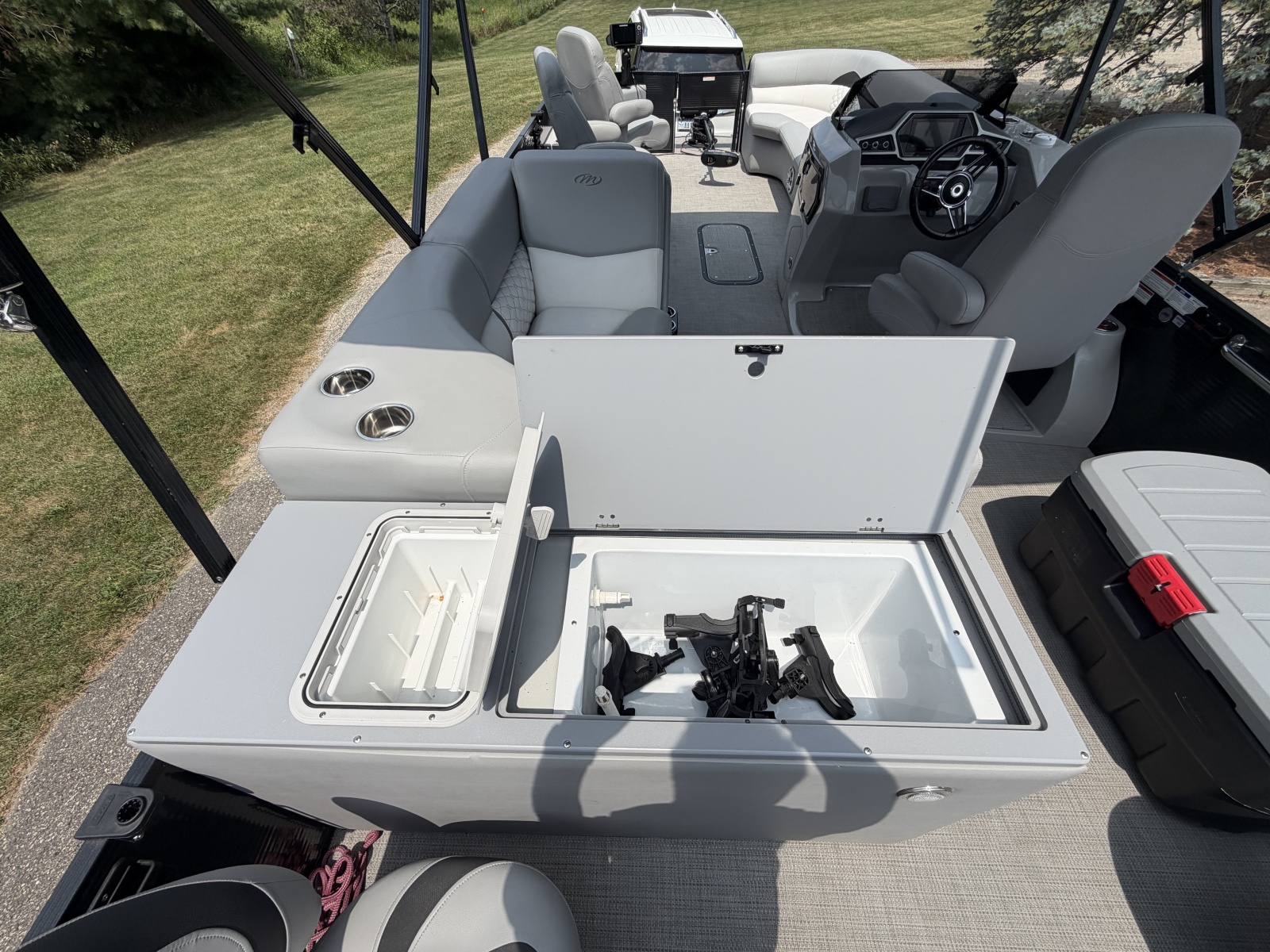 2021 Manitou Encore 24 Pro Angler SHP