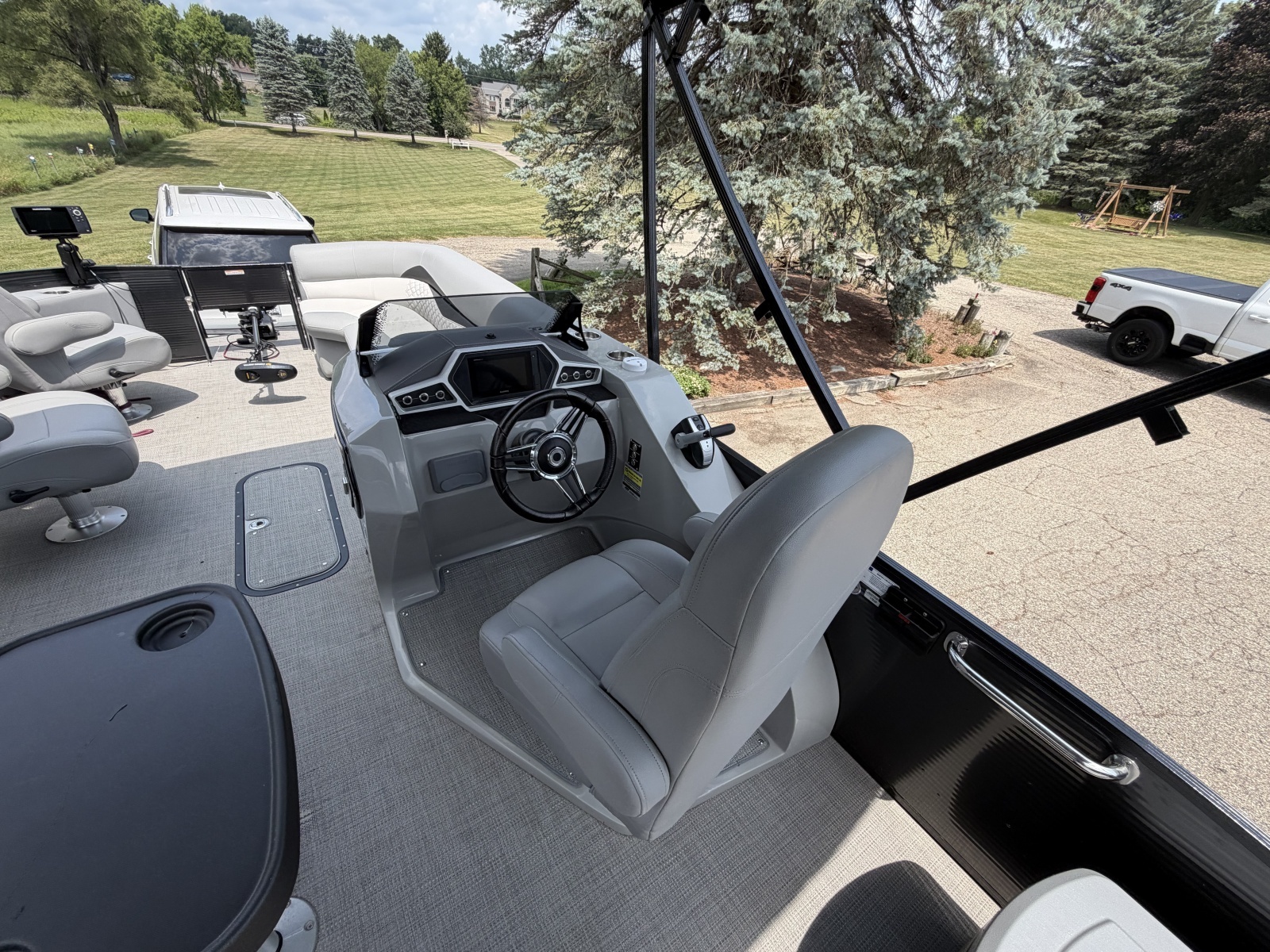 2021 Manitou Encore 24 Pro Angler SHP