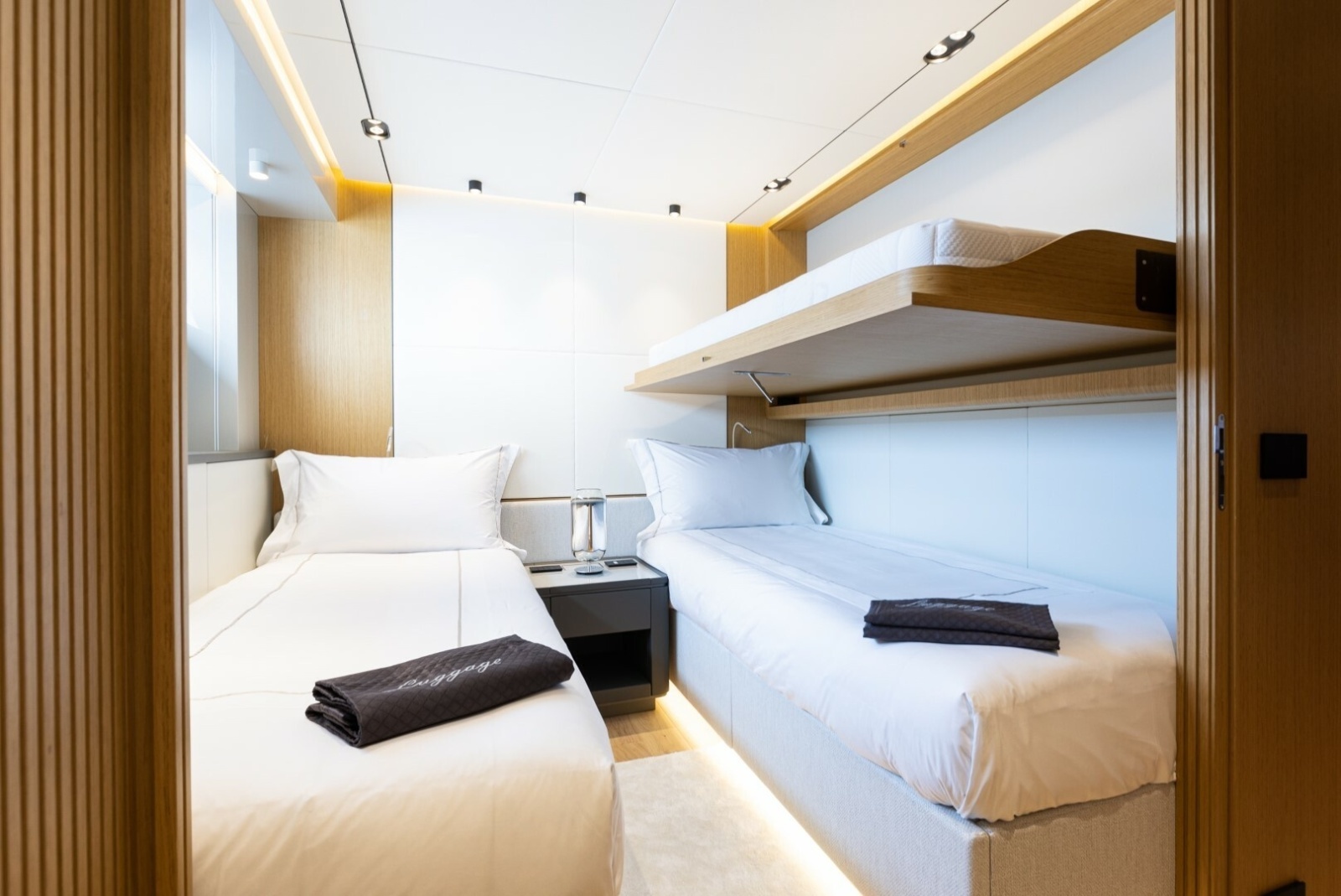 X ONE 98ft Extra Yachts Yacht For Sale