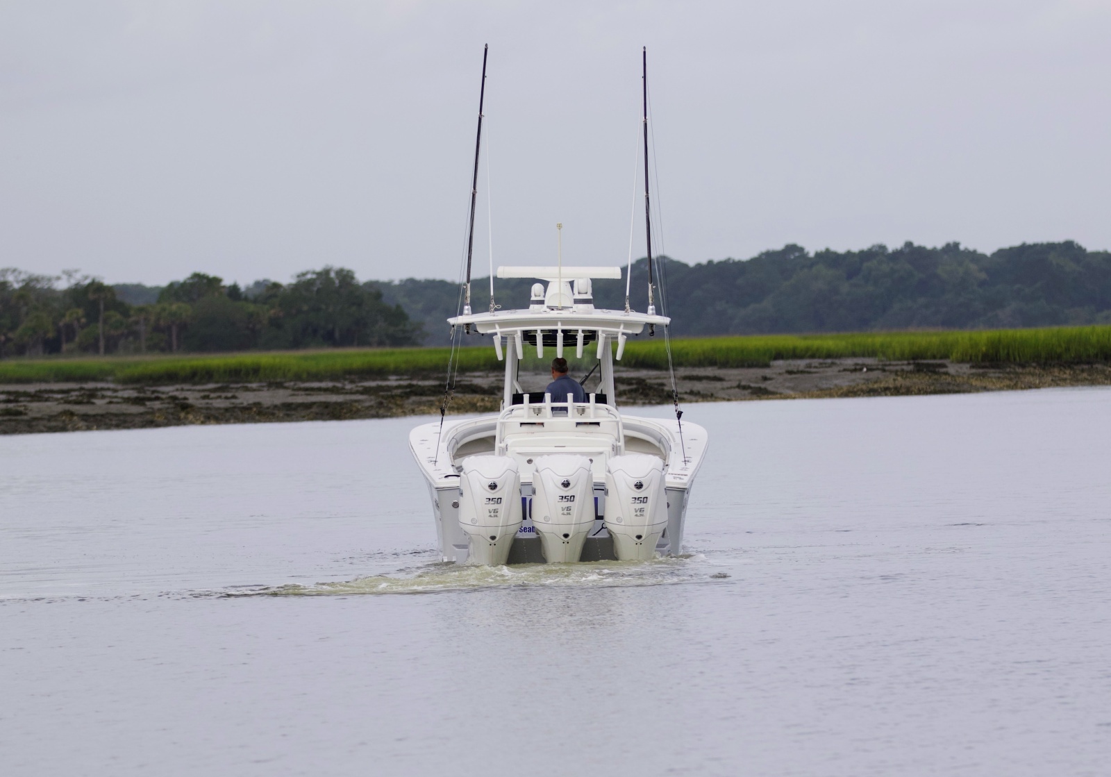 BIG DEAL 34ft Regulator Yacht For Sale