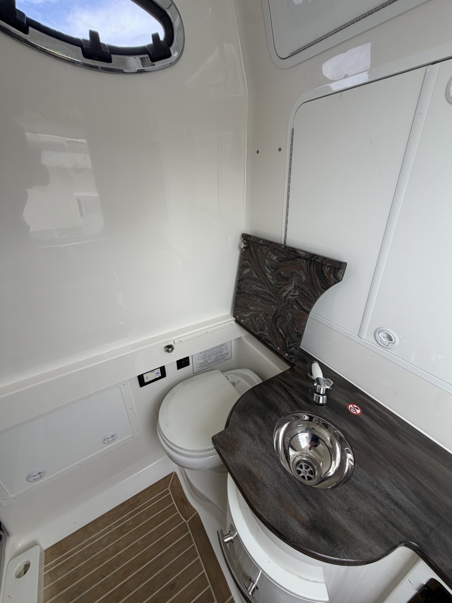 BIG DEAL 34ft Regulator Yacht For Sale