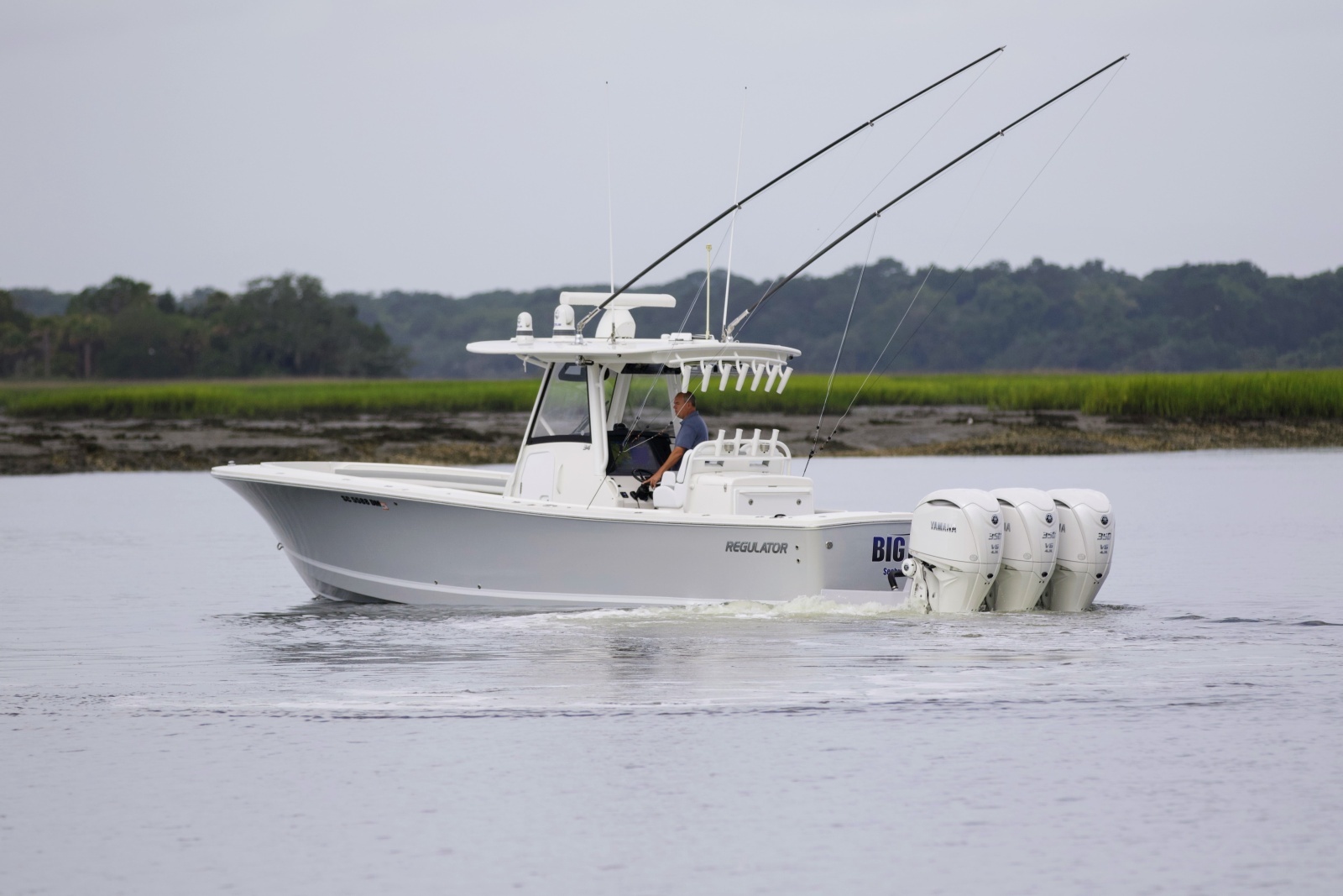 BIG DEAL 34ft Regulator Yacht For Sale