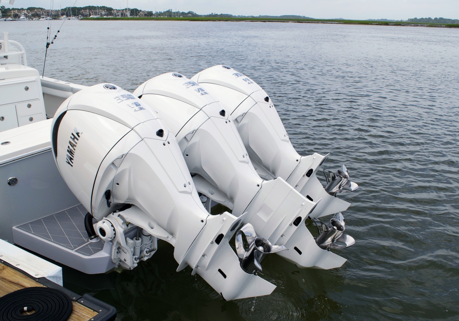 BIG DEAL 34ft Regulator Yacht For Sale
