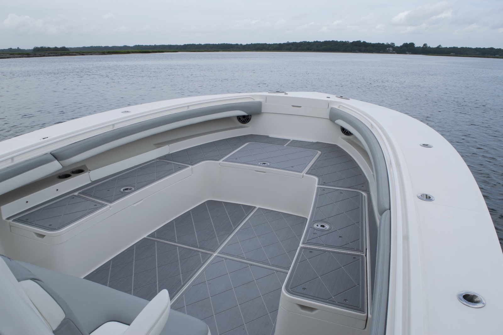 BIG DEAL 34ft Regulator Yacht For Sale
