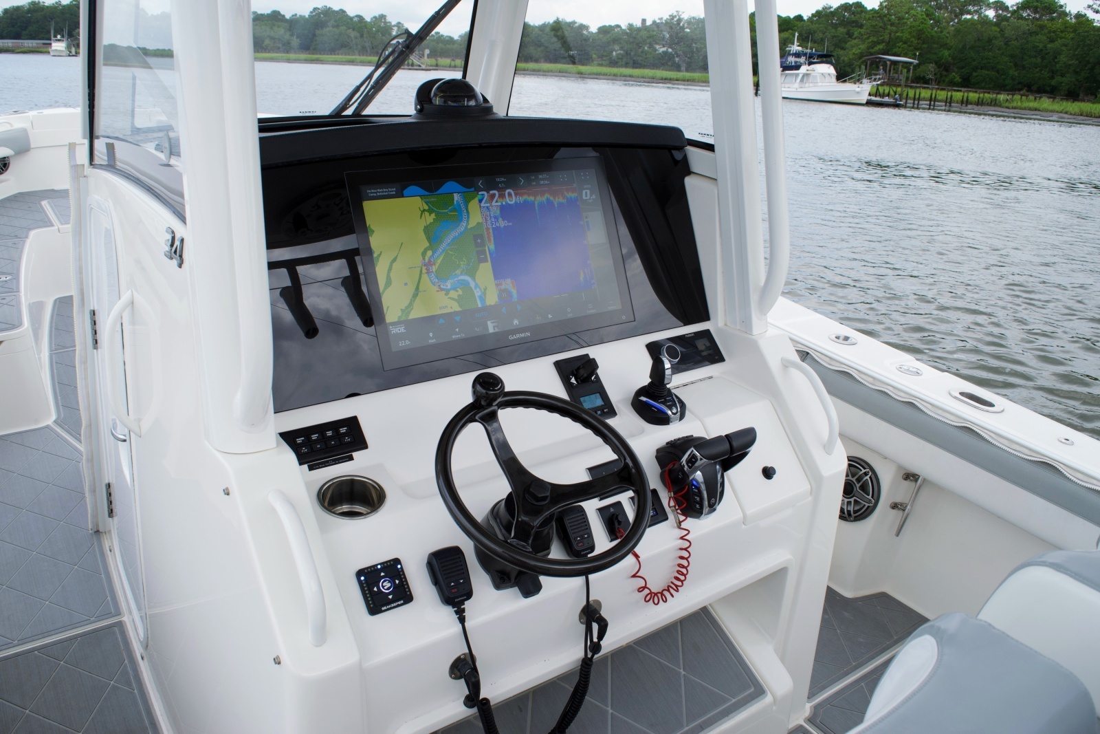 BIG DEAL 34ft Regulator Yacht For Sale